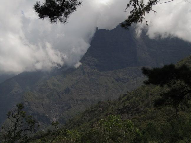 201302231250-grand-benare-nuages-sur-tap-cal-.jpg