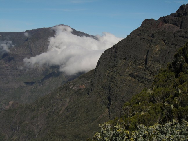 201302240941-piton-des-neiges_col-du-four_grand-benare-.jpg